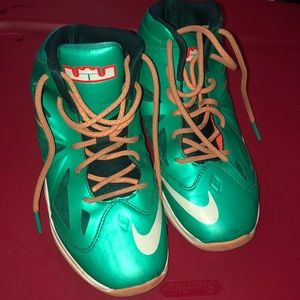 Lebrons size 3y